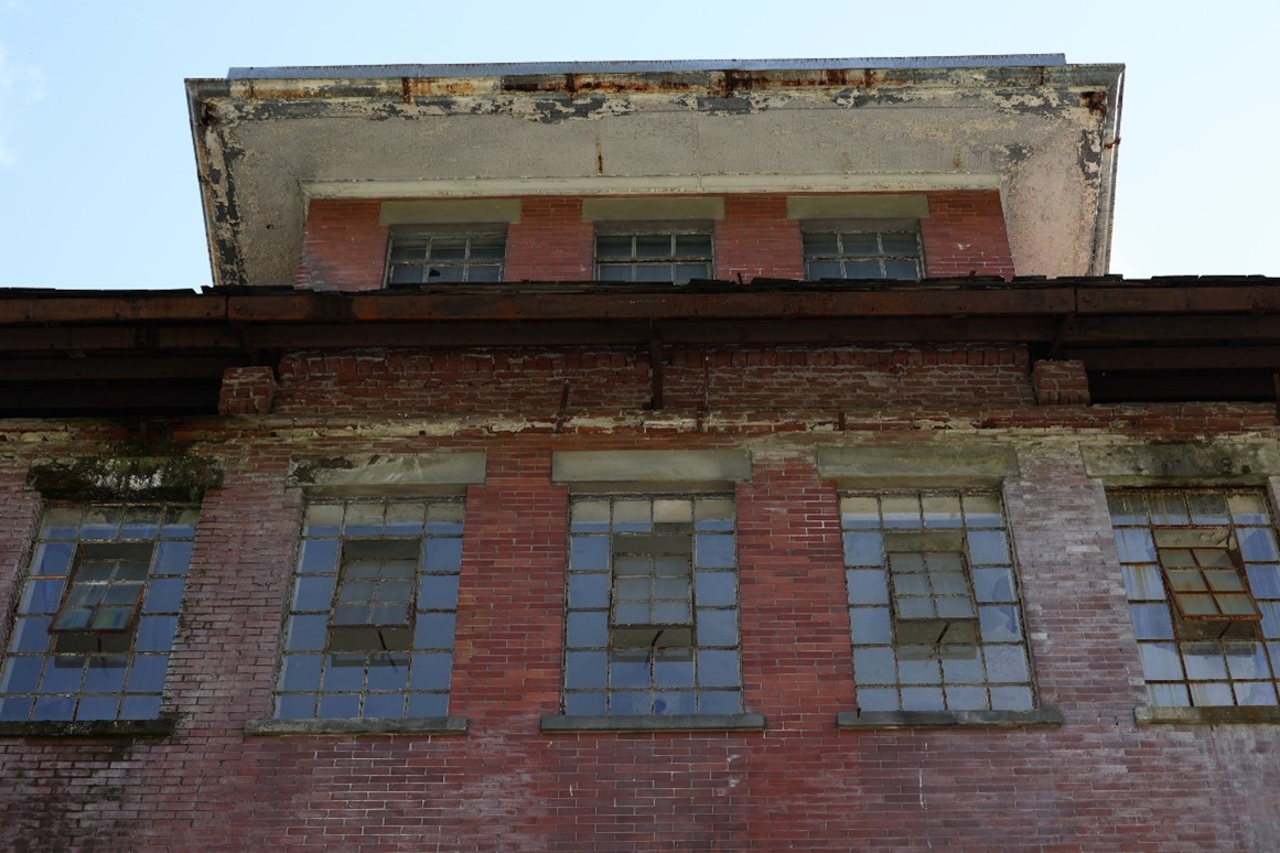 Abandoned building